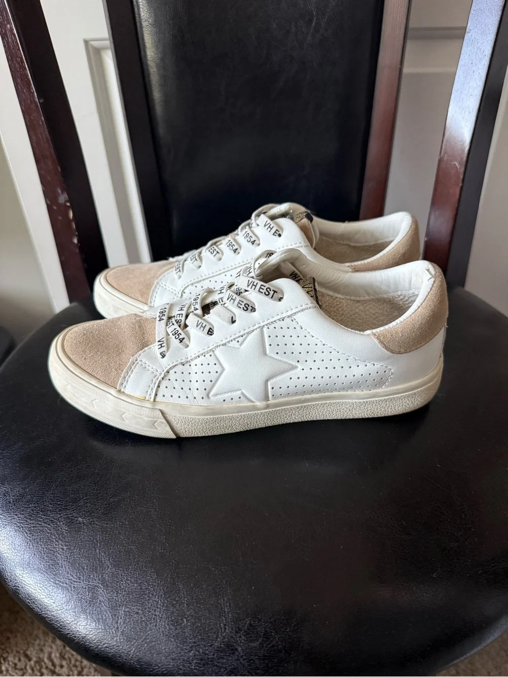 Vintage Havana White Leather Sneakers with Beige Suede Accents